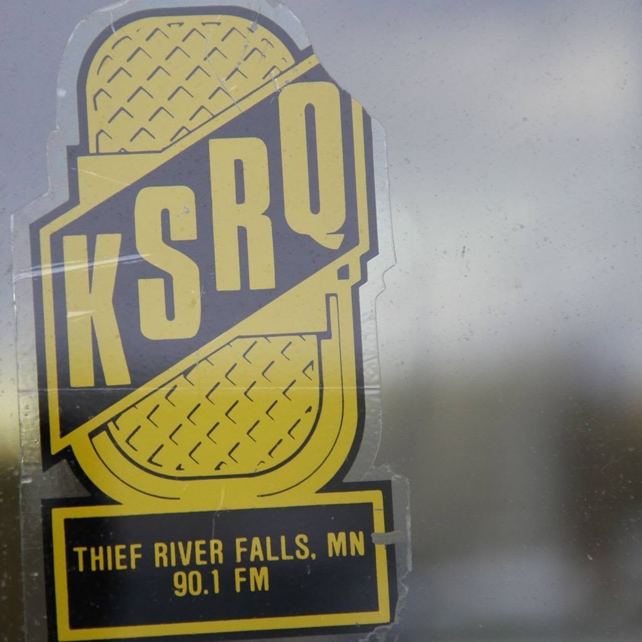 KSRQ - Neon 90